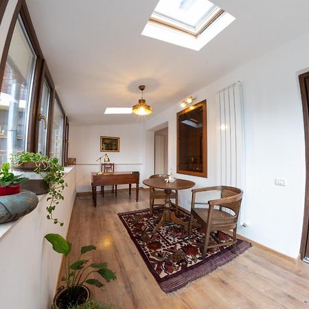 Theatre Rooftop Apartment With Patio Bucareste Exterior foto