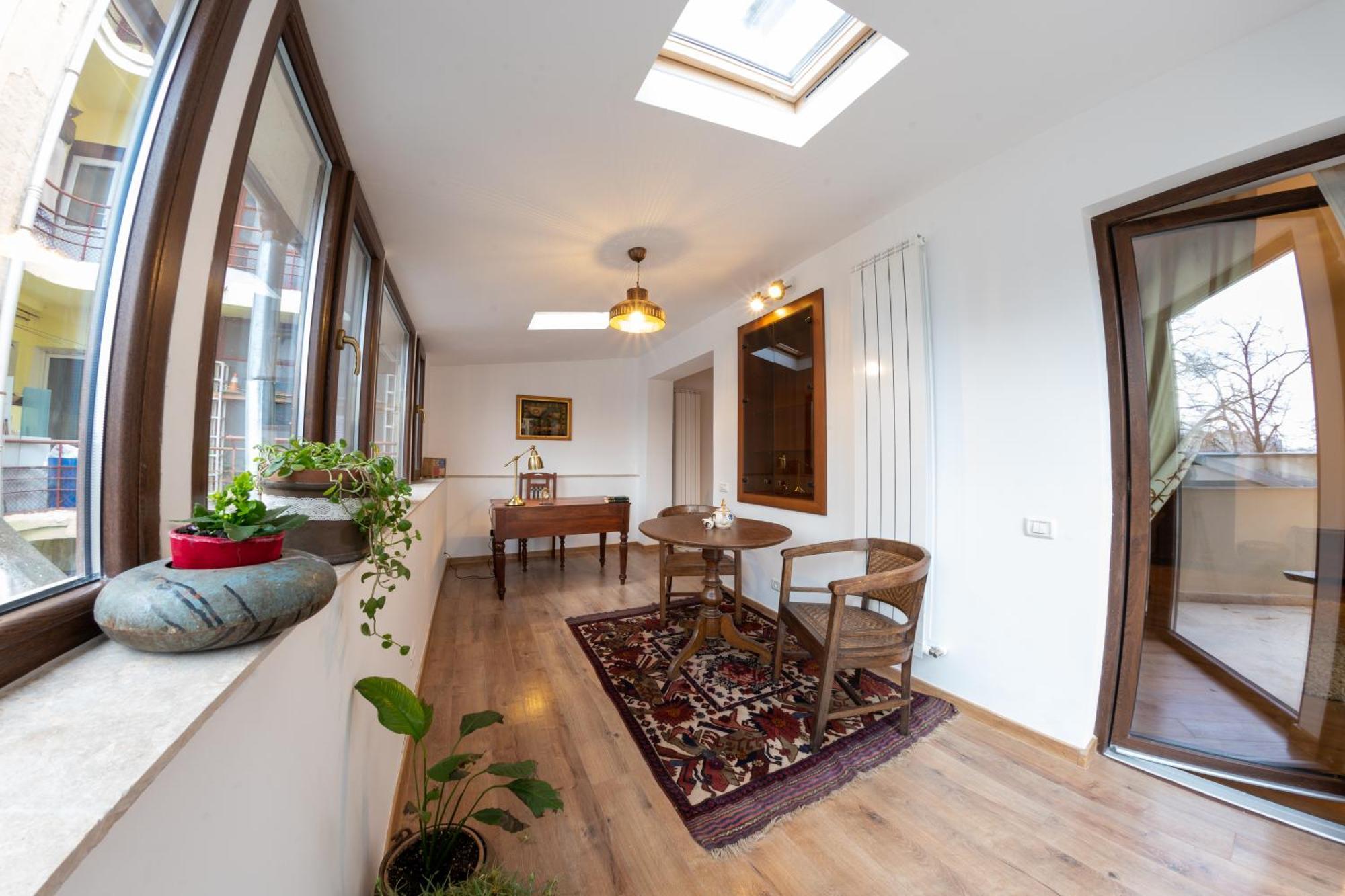 Theatre Rooftop Apartment With Patio Bucareste Exterior foto